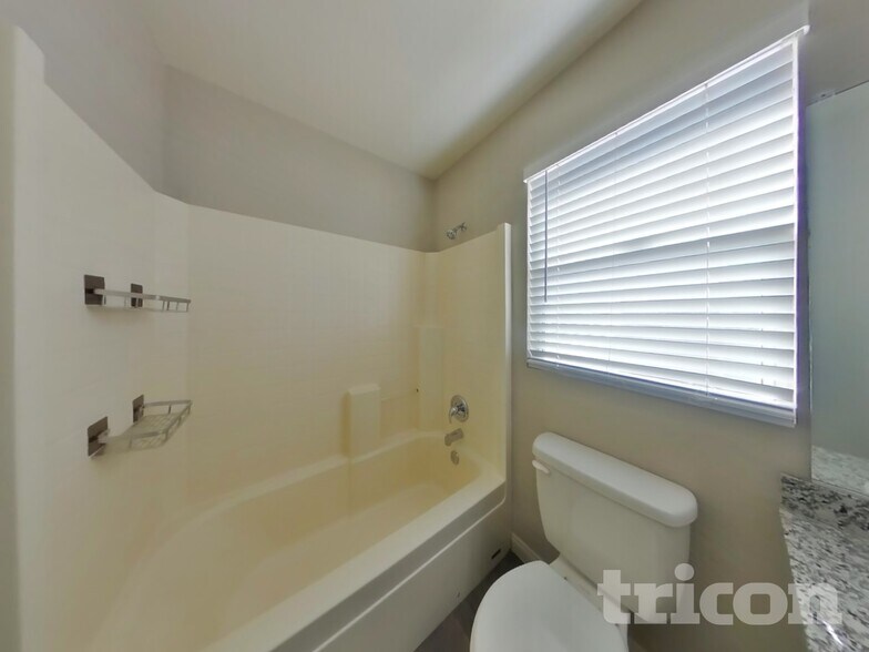 Building Photo - 1300 Pecan Tree Ct