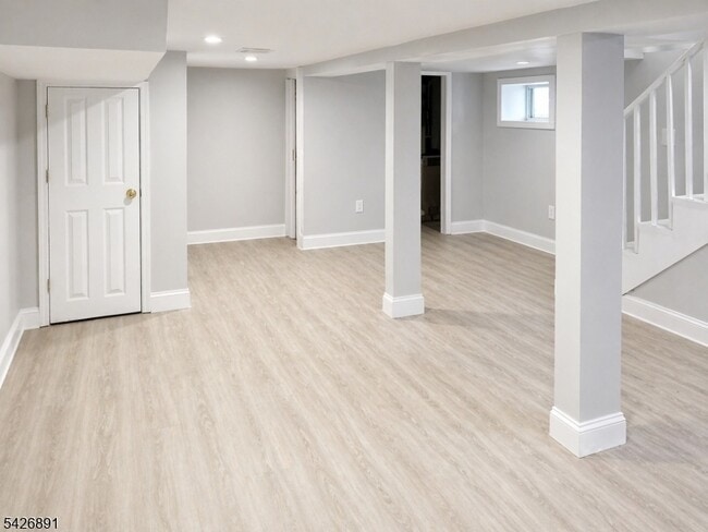 Building Photo - 94 S 21st Ave