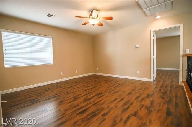 Building Photo - 9242 Grassy Weep Ct