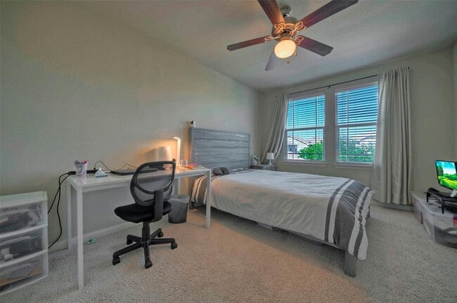 Building Photo - 8724 White Ibis Dr