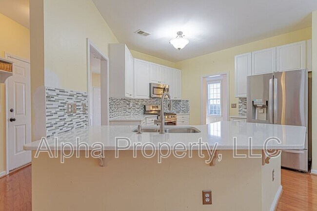 Building Photo - 27 Lake Valley Ct