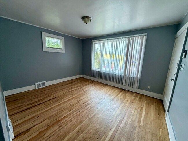 Building Photo - 14030 Faircrest St