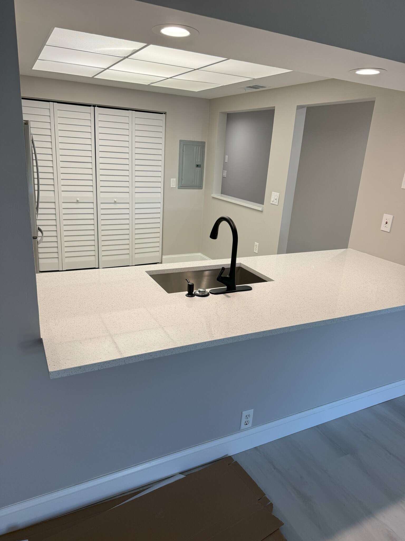 Building Photo - 2713 NE 28th Ct