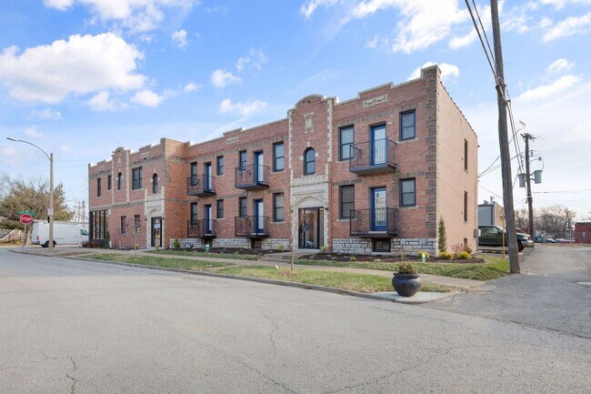 Primary Photo - 6012 Southwest Ave