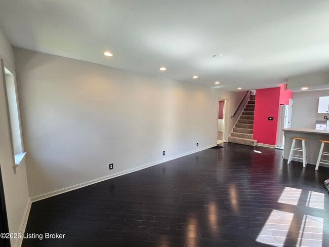 Building Photo - 3932 Kennison Ave