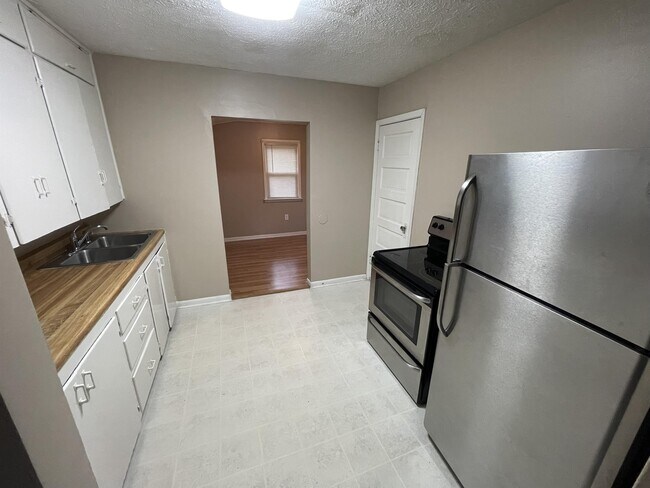 Building Photo - 5122 N 37th St