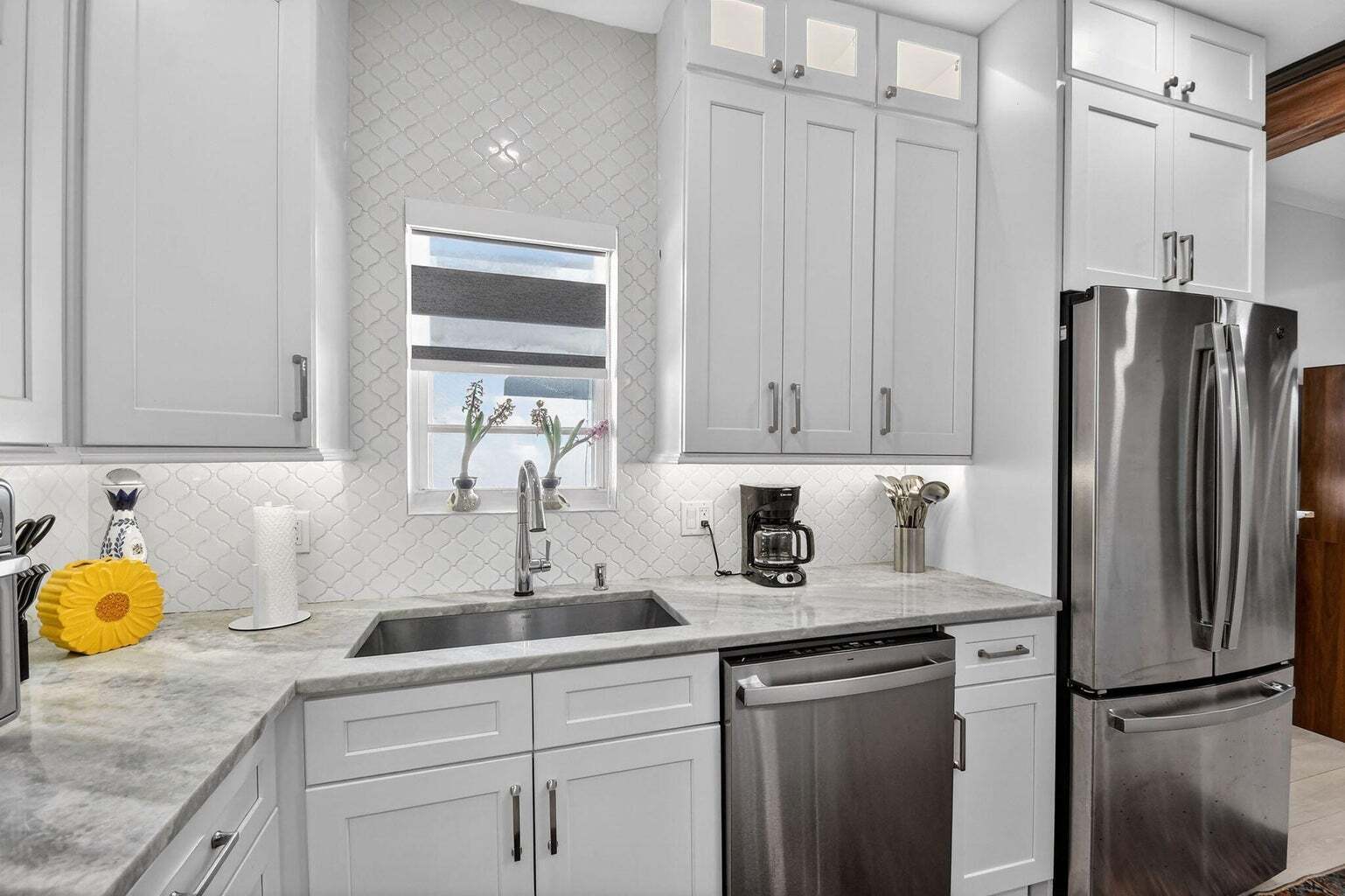 Building Photo - 1511 S Palmway