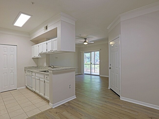 Building Photo - Royal Greens 11480-102