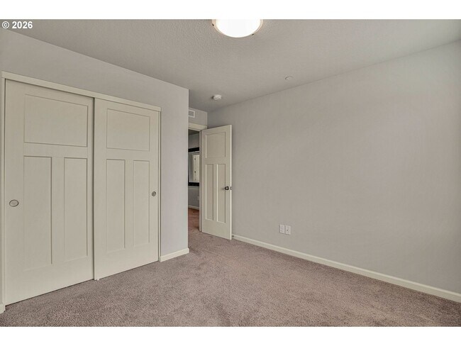 Building Photo - 15487 SE Hawthorne Mdws St