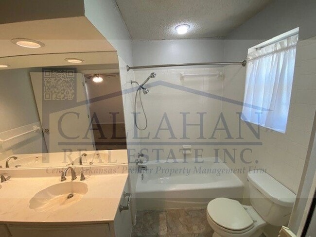 Building Photo - Jacksonville 3 Bedroom Home