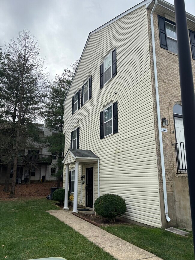 Primary Photo - 4150 Crab Apple Ct