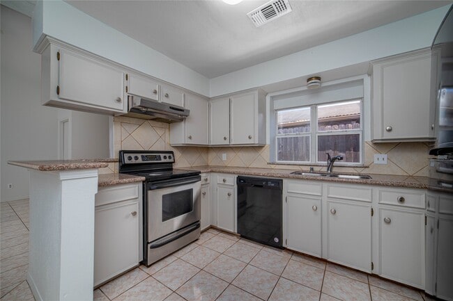 Building Photo - 8603 Dairy View Ln