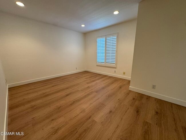 Building Photo - 834 Sunstone St