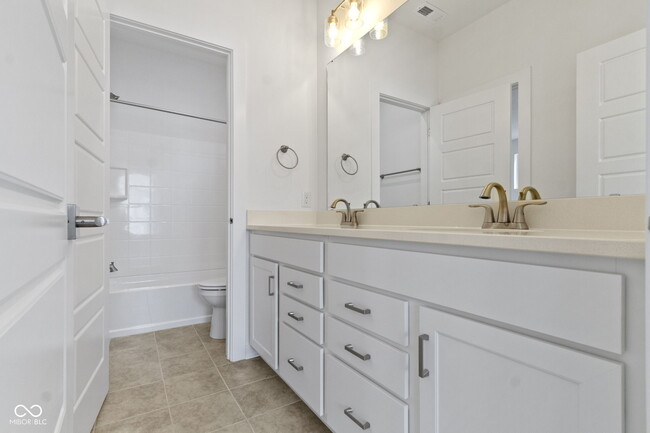 Building Photo - 549 Gilder Dr