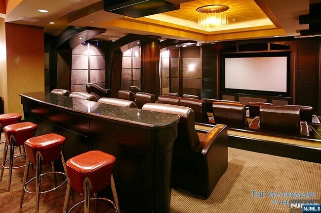 Building Photo - 8100 River Rd