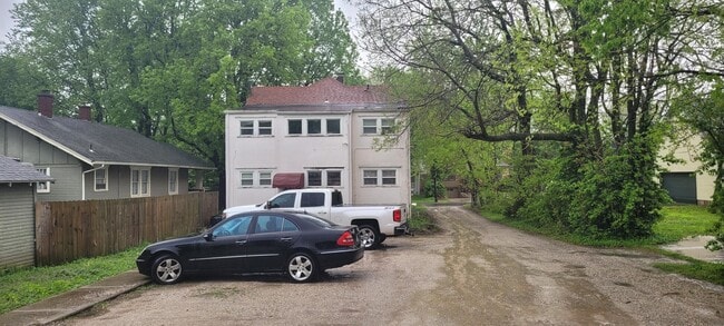 Building Photo - 614 S Fremont Ave