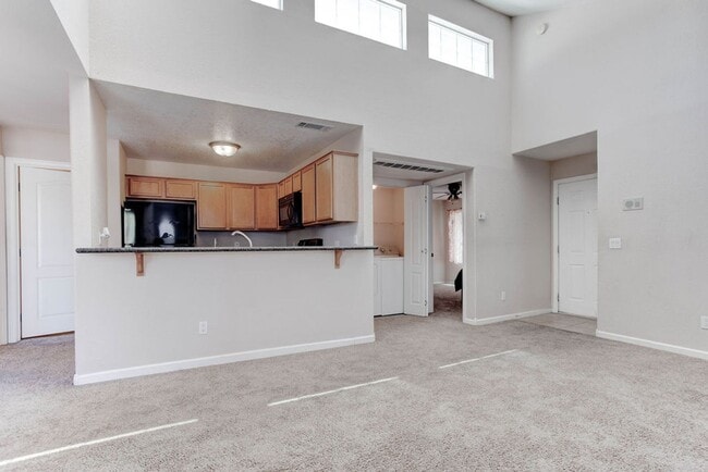 Building Photo - 9325 W Desert Inn Rd