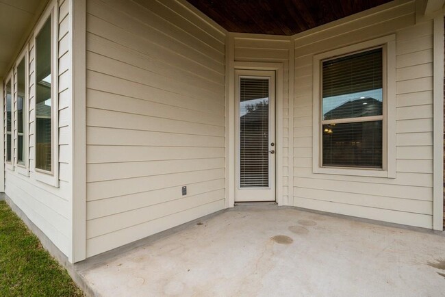 Building Photo - 708 Garner Park Dr