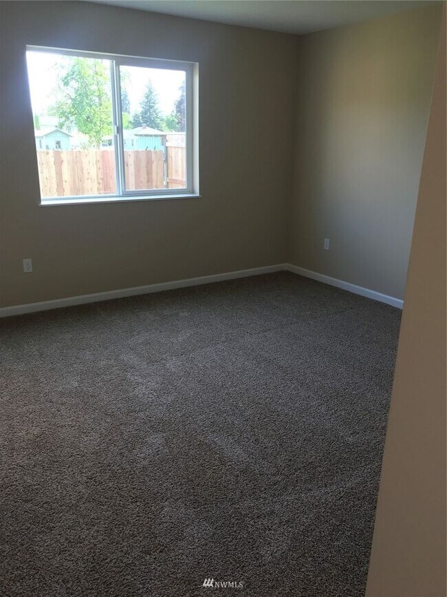 Building Photo - 3-Bedroom Home with Garage and Fenced Yard...