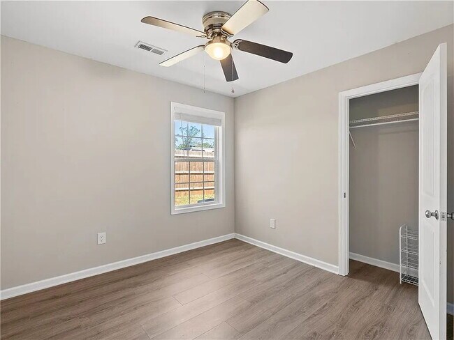 Building Photo - Beautiful 3 Bedroom Home in Country Setting