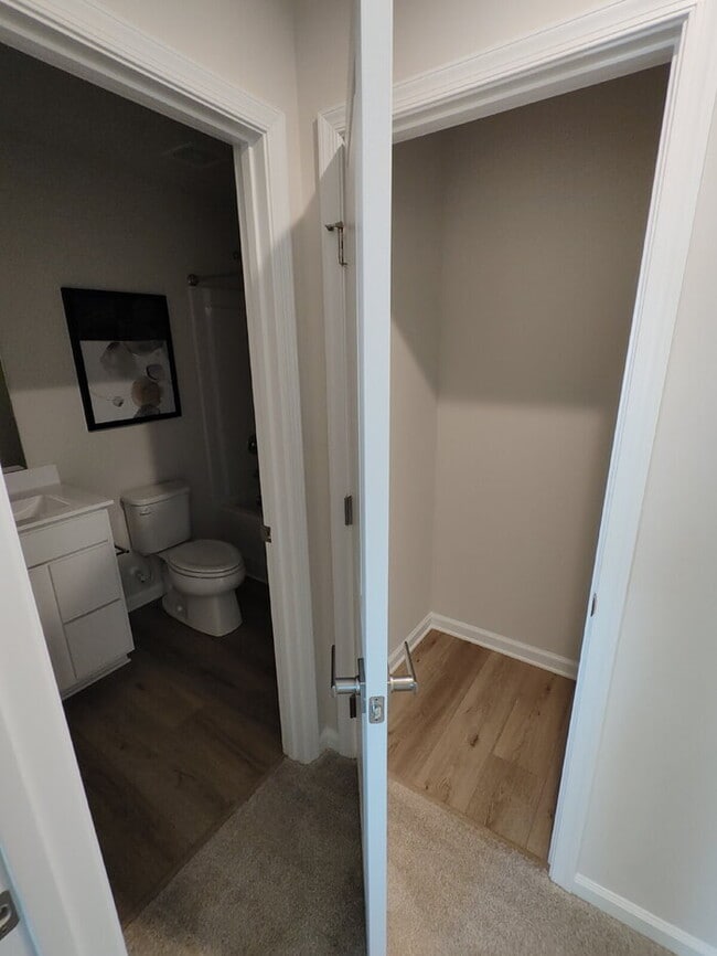 Building Photo - 104 Filly Ln