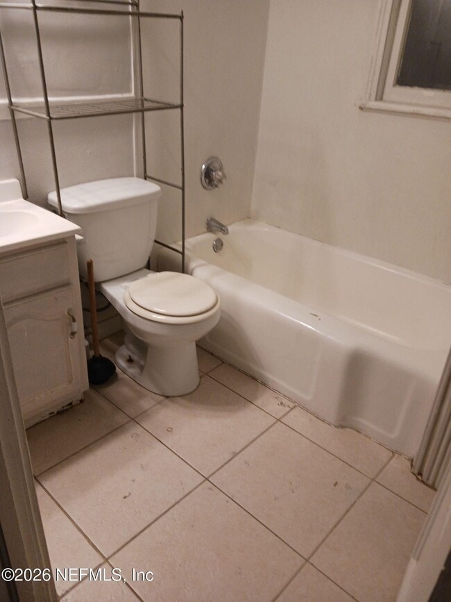 Building Photo - 1037 Detroit St