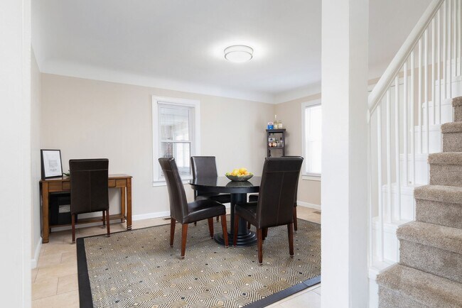 Building Photo - OPEN HOUSE SATURDAY 5/10 FROM 3:00 TO 4:00...