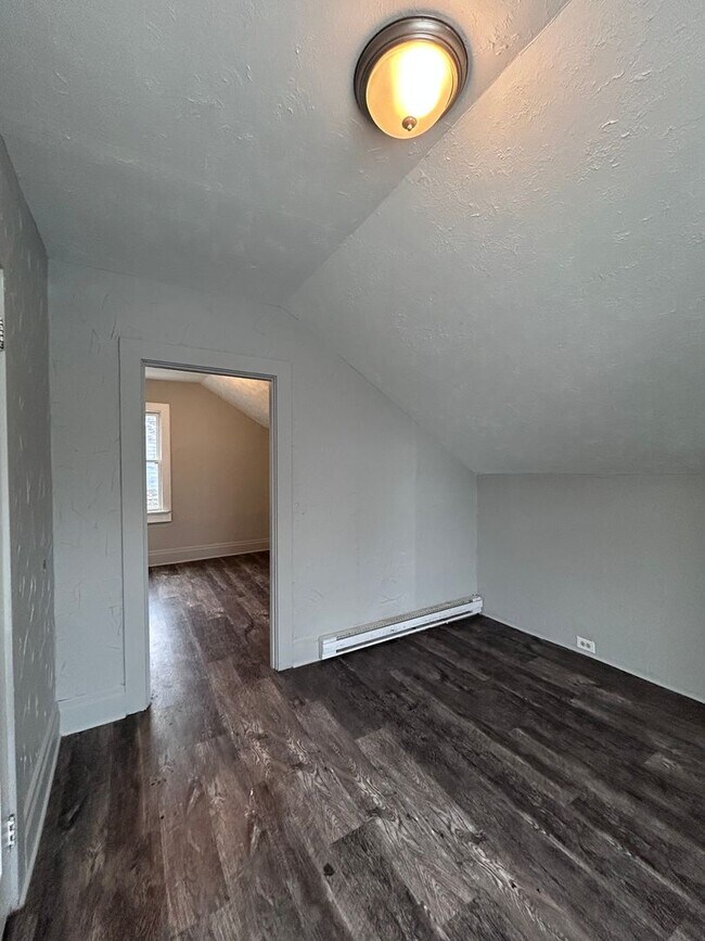 Building Photo - vin4033