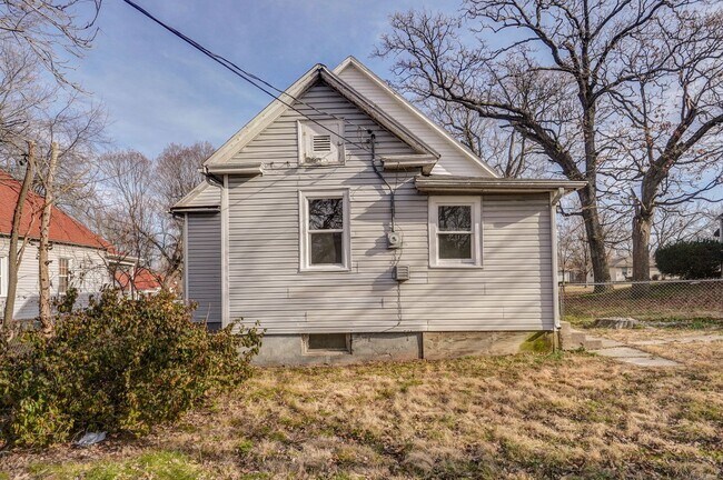 Building Photo - Remodeled 2 bedroom, 1 bathroom home for r...