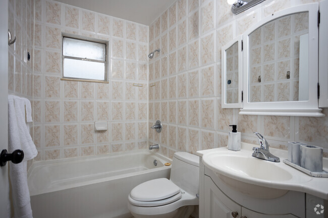 2BR, 1BA - 1072SF Bathroom - Ascend 3650