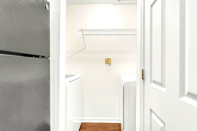 Building Photo - 188 Midland Pkwy