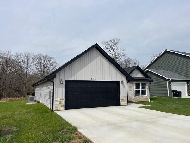 Building Photo - Built in 2025 3 Bed 2 Bath FOR RENT