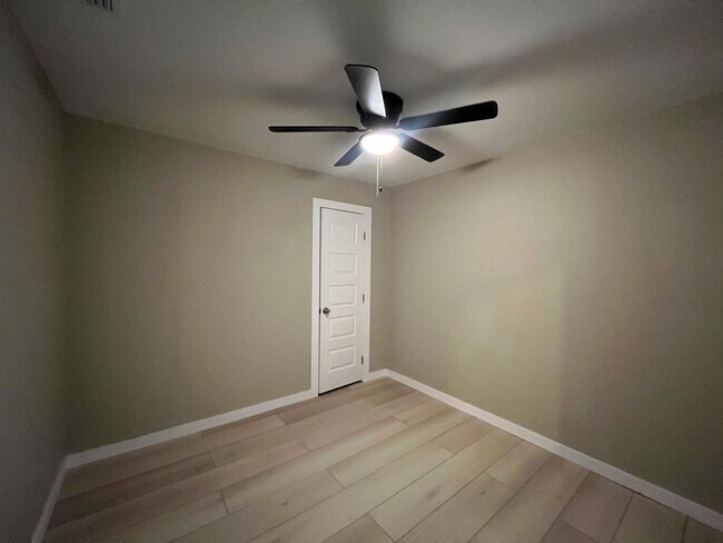 Building Photo - Remodeled 3 Bedroom 2 Bath Home