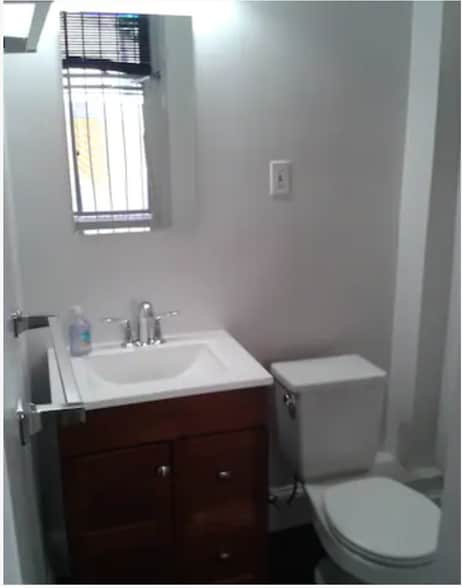 Bathroom - 1508 17th St NW