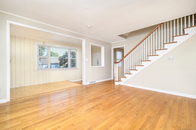 Building Photo - 43 Plankton St