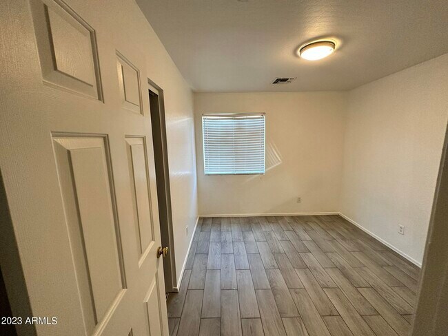 Building Photo - 3214 W Alta Vista Rd
