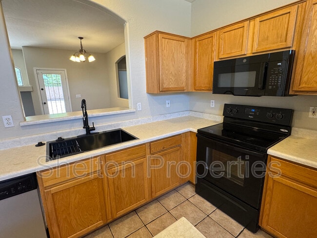 Building Photo - 12913 W Corrine Dr
