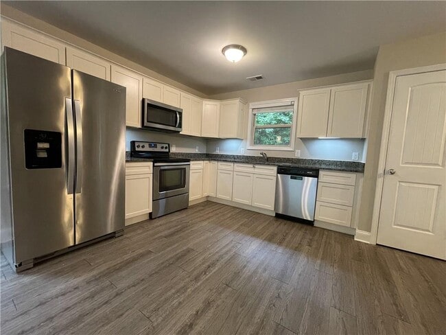 Building Photo - 5350 Tomahawk Terrace