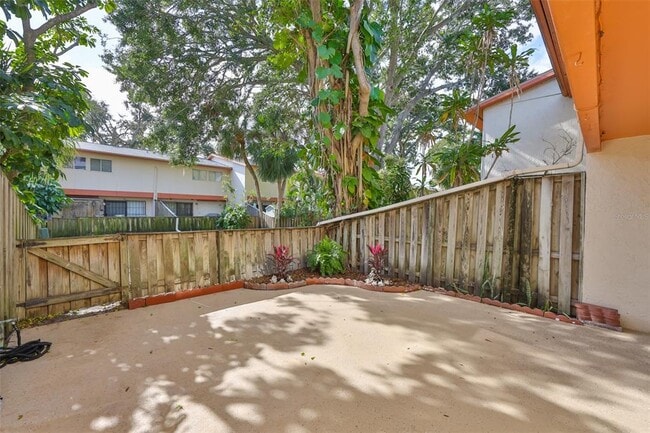 Building Photo - 1620 58th Ave S