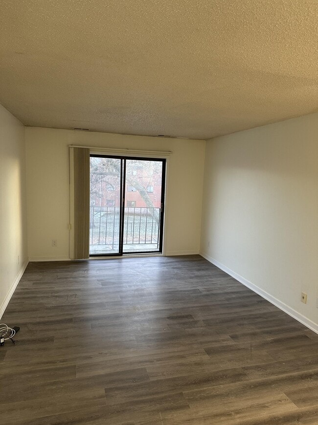 Interior Photo - 640 S. 4th St.