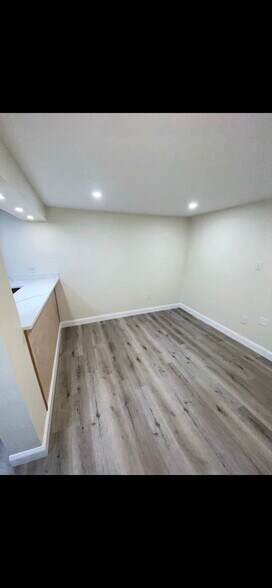 Building Photo - 26 Hazelwood St