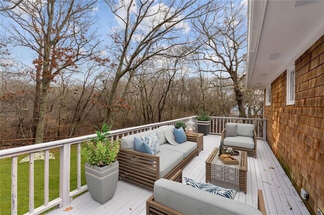 Building Photo - 141 Congdon Rd