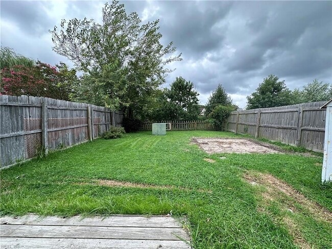 Building Photo - 1347 Battleford Dr