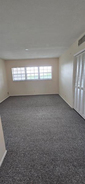 Building Photo - 3300 N Palm Aire Dr