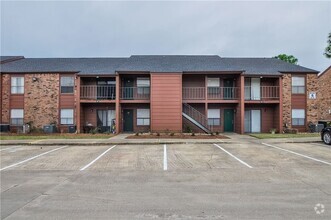 Building Photo - 904 University Oaks Blvd