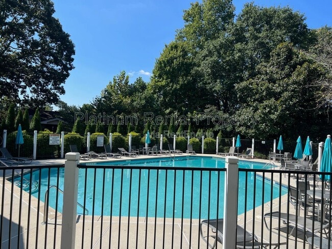 Building Photo - 1030 Kilmington Ct