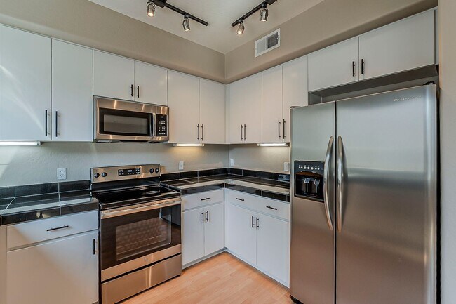 Building Photo - Modern Desert Living in the Heart of Downtown with PRIVATE GARAGE!!