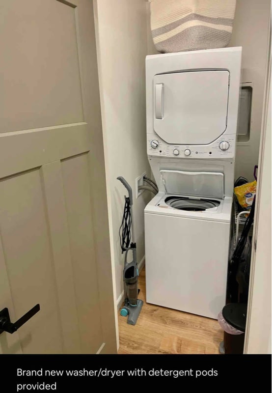 Building Photo - 17 Manley Ln