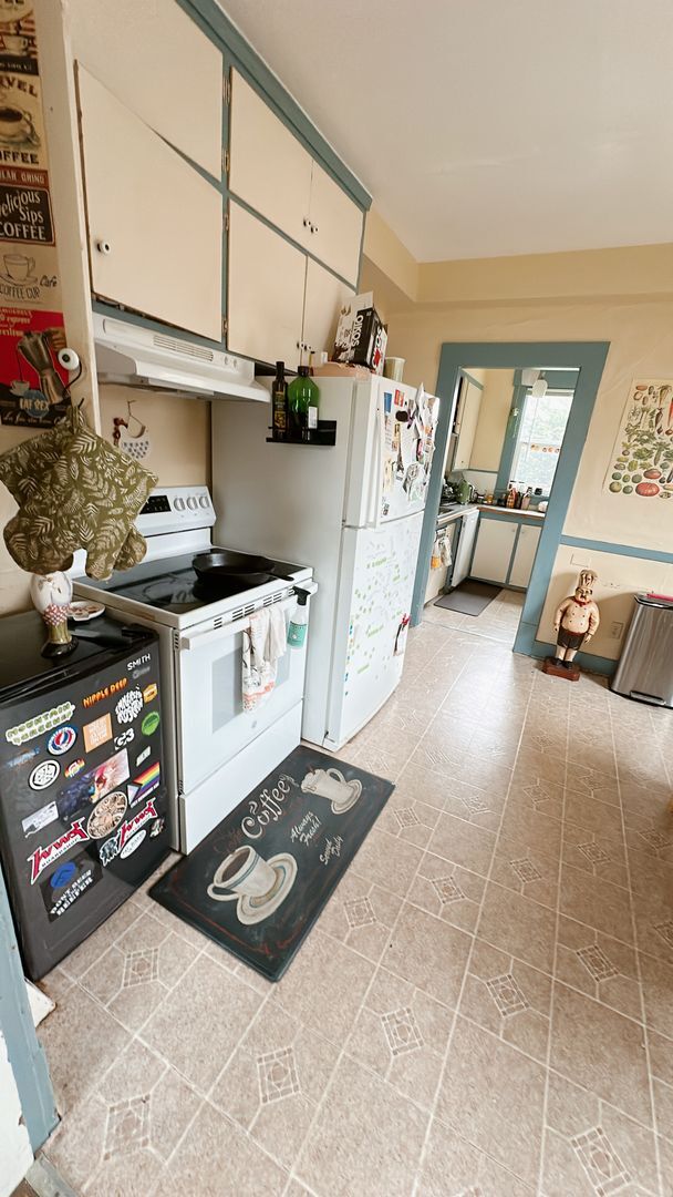 Building Photo - PRELEASE:  4+bdrm/1bath near WWU + Sehome Hill