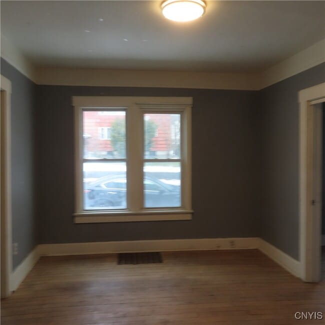 Building Photo - 540 Teall Ave